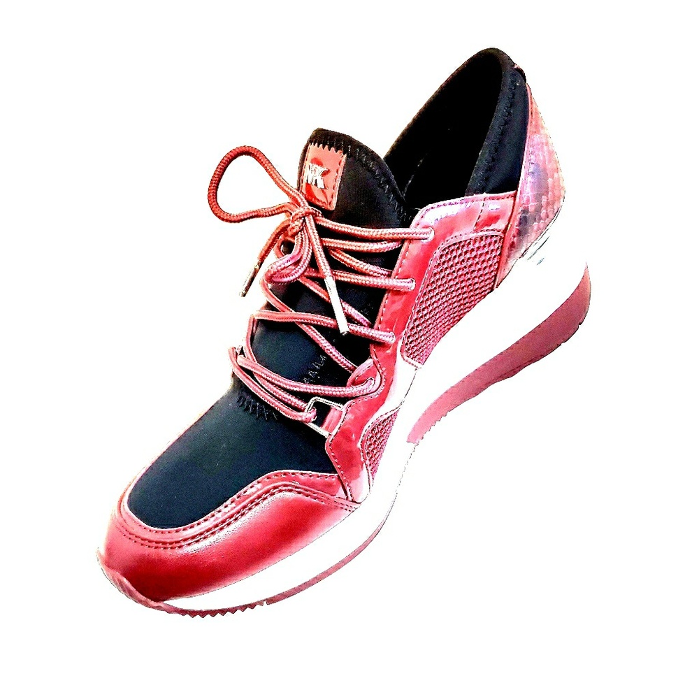 Michael  Kors womans Fashion Sneakers Size 7
